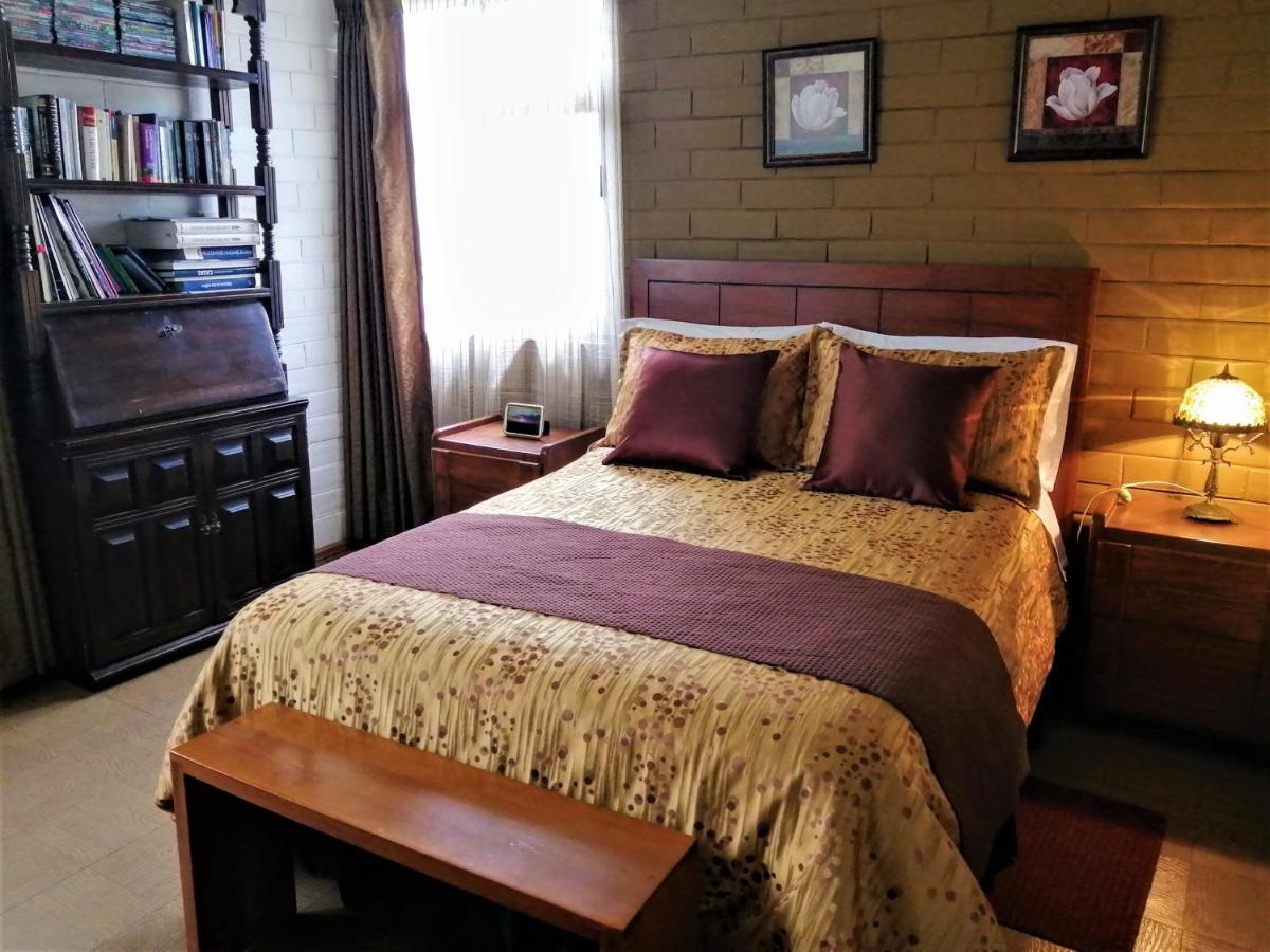 Chester'S B&B Tababela Exterior photo